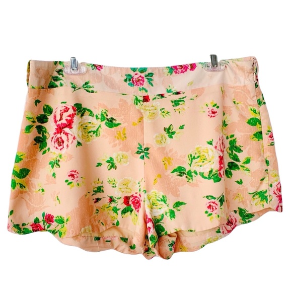 Energie Pants - 🌹Energie Floral Shorts Peach Side Zipper Closure